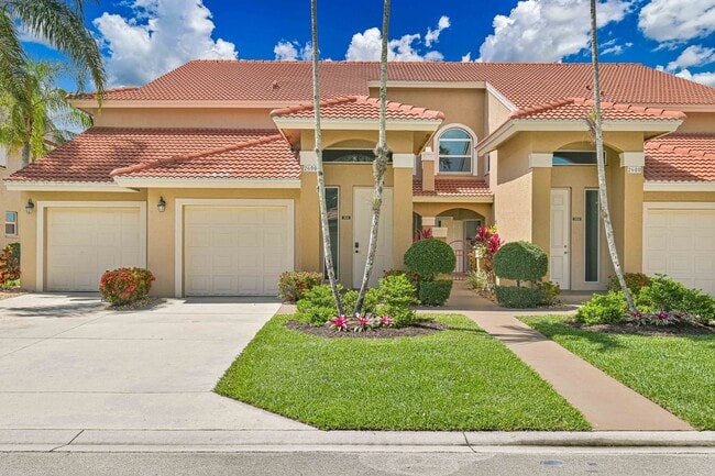 Building Photo - NOW AVAILABLE - Gorgeous Condo in Huntington Lakes!