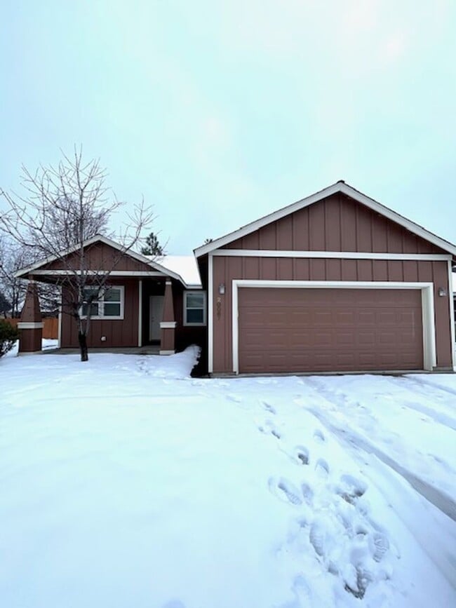 Photo - Cozy 3 Bedroom Home in SW Bend!