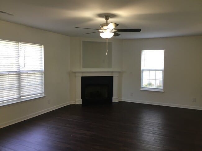 Photo - 917 Peachtree Meadows Cir