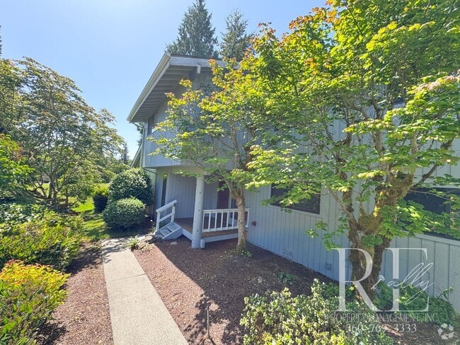 Building Photo - Highland Greens Golf Course Living Rental