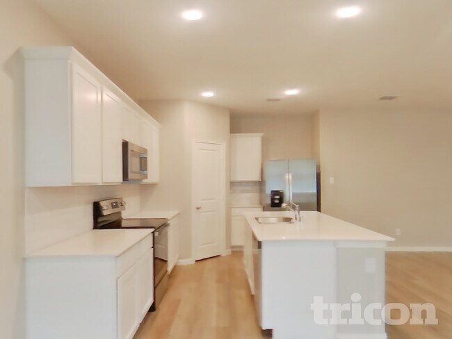 Photo - 260 Jenkinson Dr