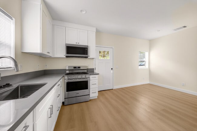 Photo - 3200 Weldon Ave