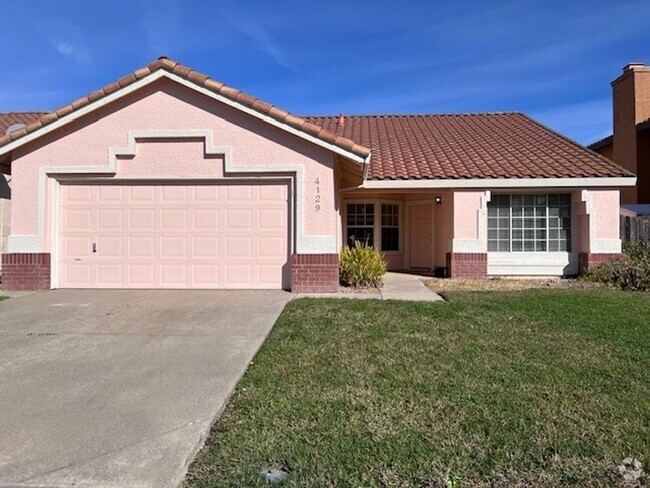 Building Photo - Freshly painted single level 4 bedroom. Rental