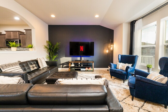 Photo - 2097 Birmingham Loop