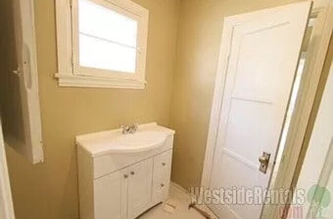 Photo - 1145 S Shenandoah St