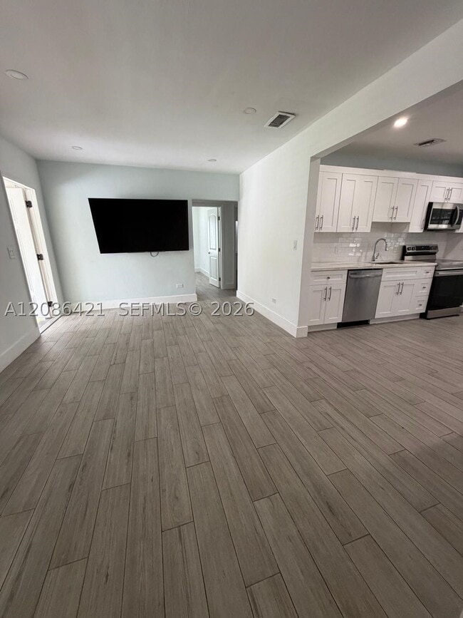 Photo - 1250 Wren Ave