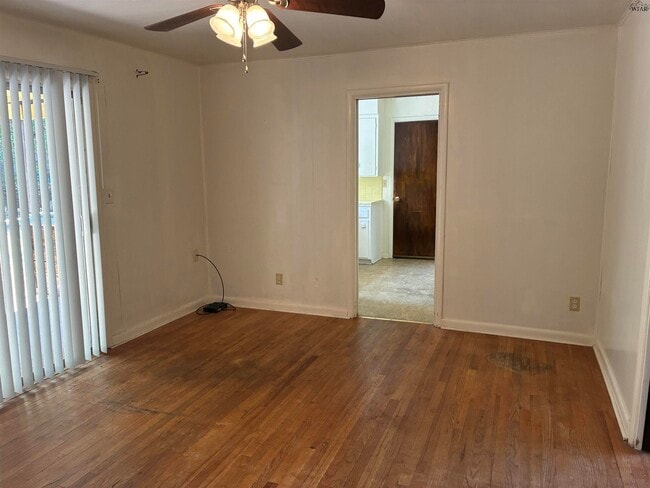 3215 Cheryl St