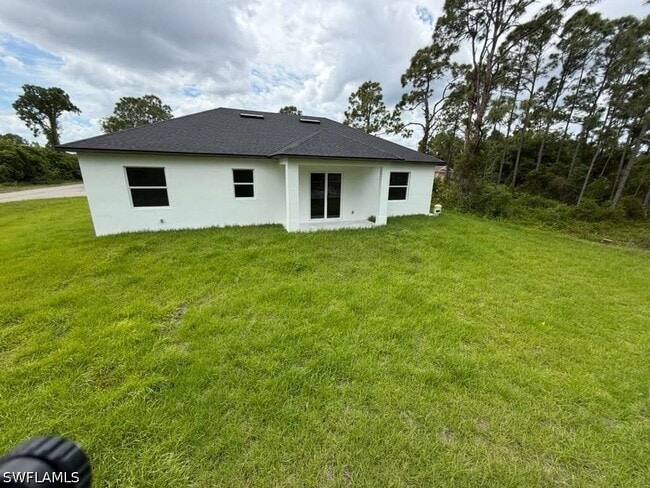 Photo - 723 Epps Brown St E