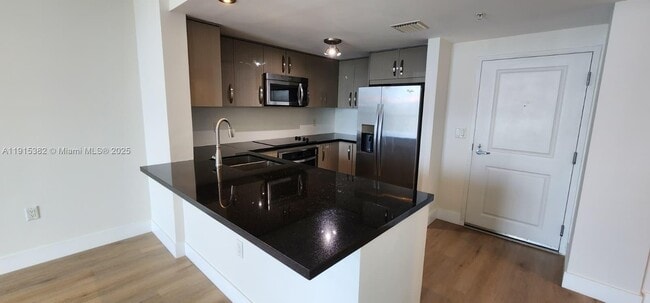 Building Photo - 1250 S Miami Ave Unit 1911