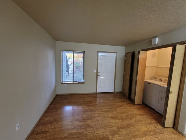 Photo - 8102 SE Lambert St Unidad 5