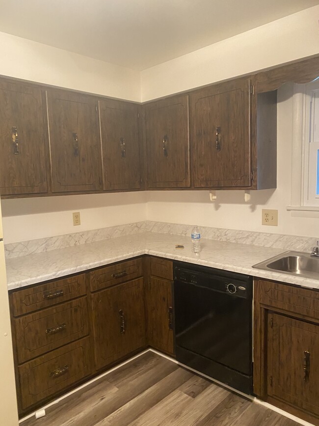 Kitchen - 123 Schwartz St Townhome