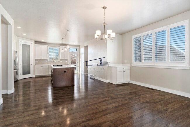 Photo - 369 W Clark Cir