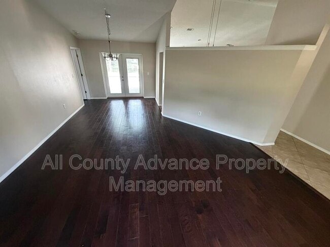Photo - 3232 Oakwood Pl
