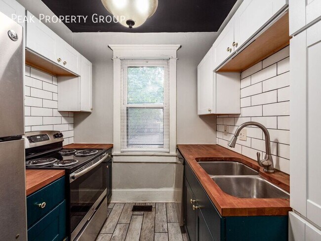 Photo - 1502 Summit St