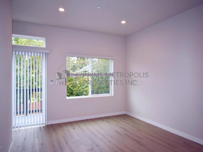 Photo - 15215 35th Ave W