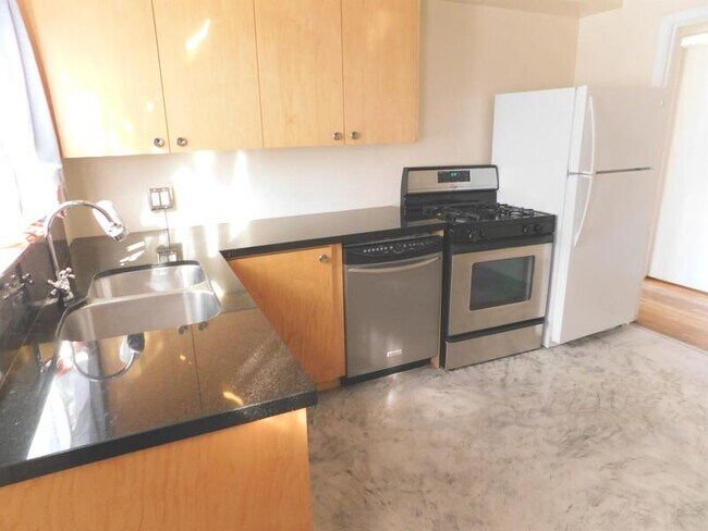 Building Photo - 1507 S 700 E Unit 2