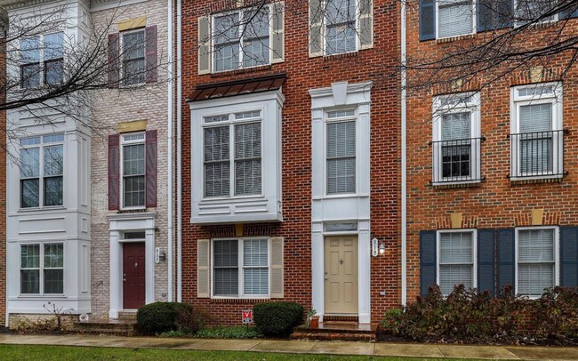 Photo - 819 Ramsay St