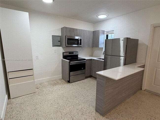 Photo - 600 SW 10th St Unidad 3