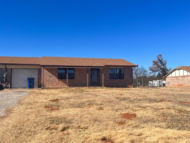 Photo - 928 N County Line Rd Casa Adosada