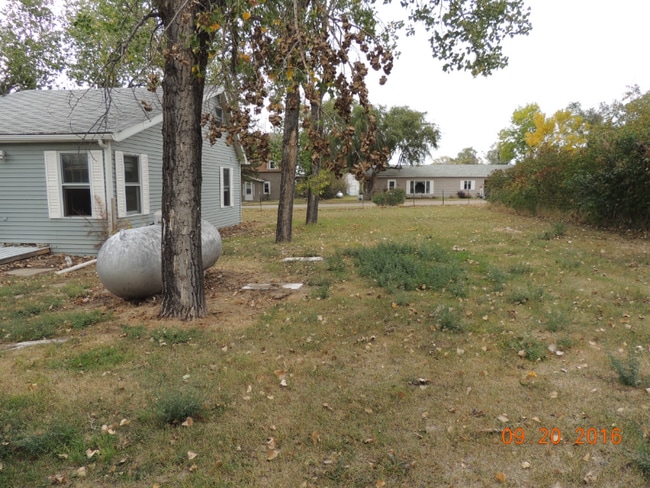 Photo - 402 1st St N