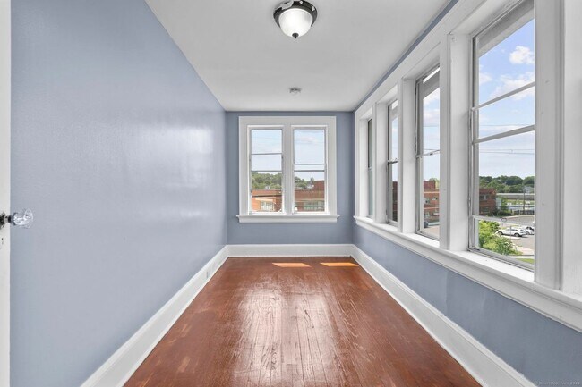 Photo - 1105 N Main St Unit 3