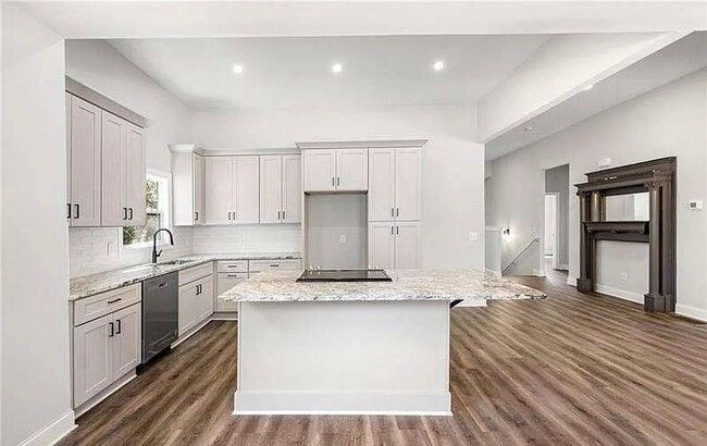 Photo - 208 Highland Ave