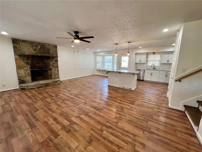 Photo - 4005 Shallowford Rd