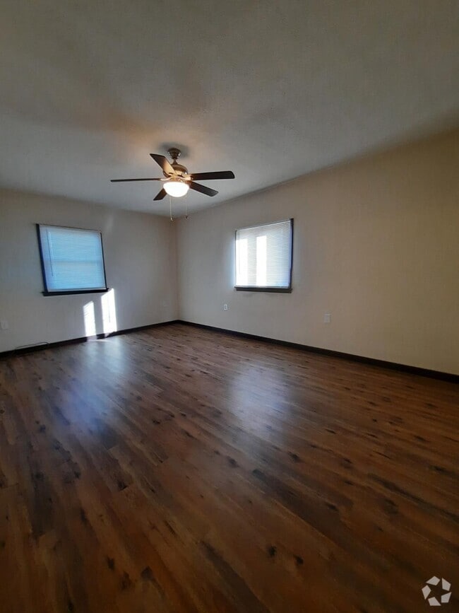 Building Photo - 7318 Buffalo Ave Unit 1 Rental