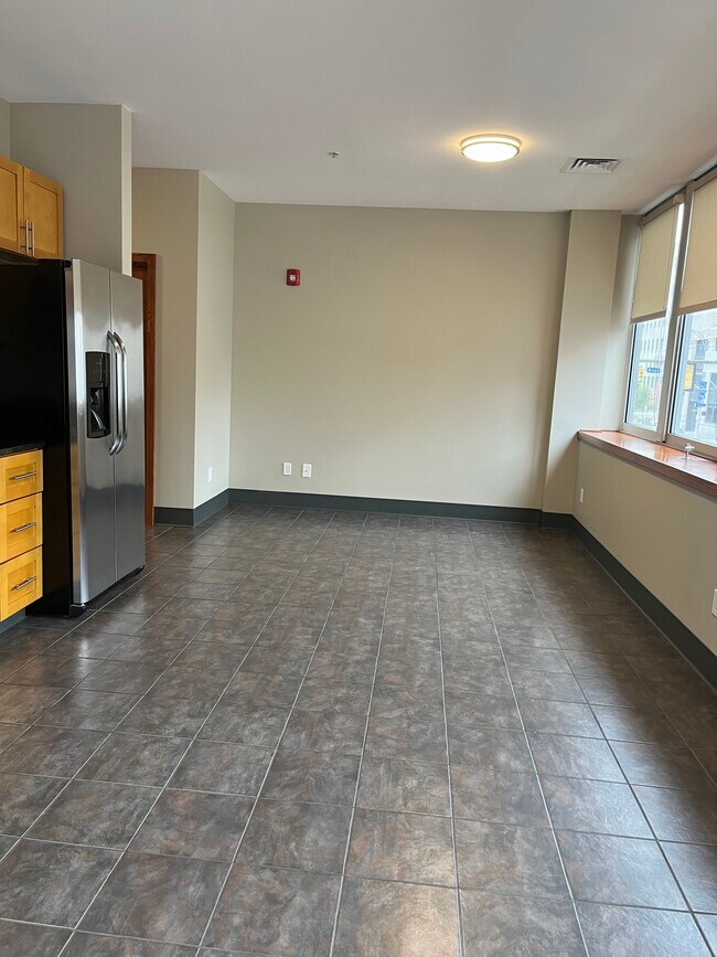 Photo - 44 Exchange Blvd