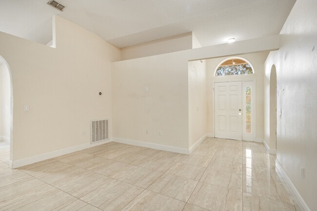 Photo - 537 Mason Dr