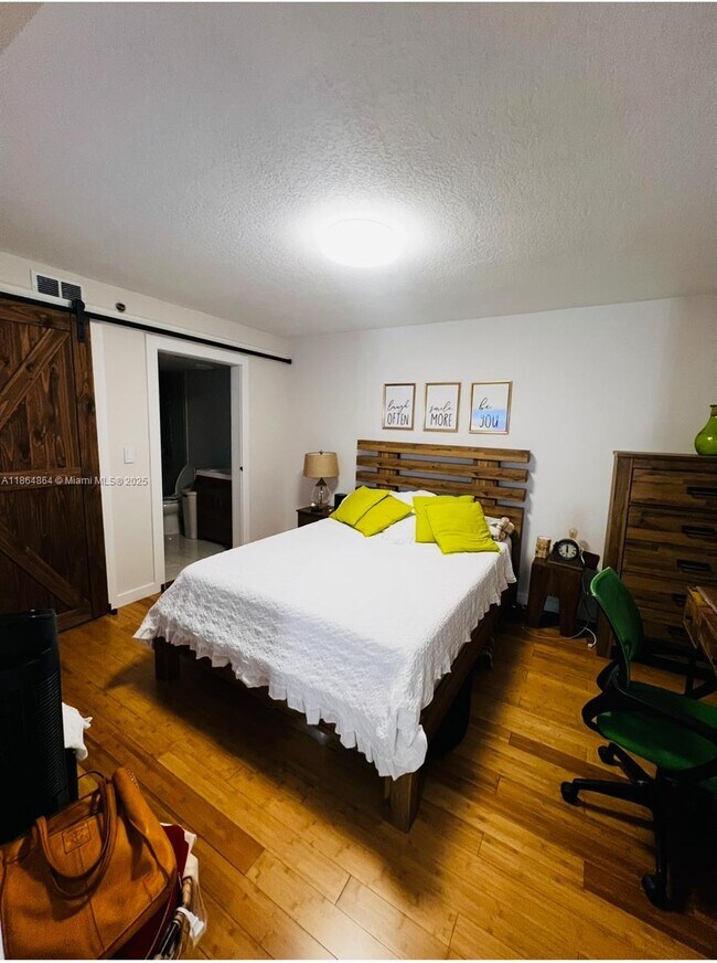 Photo - 2415 NW 16th St Rd Unidad 313