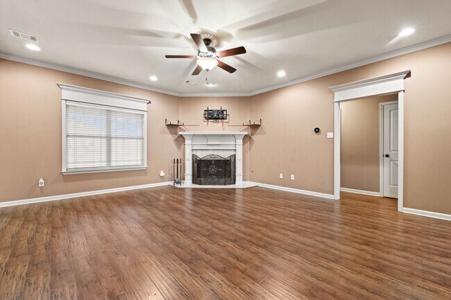 Photo - Ready for lease!