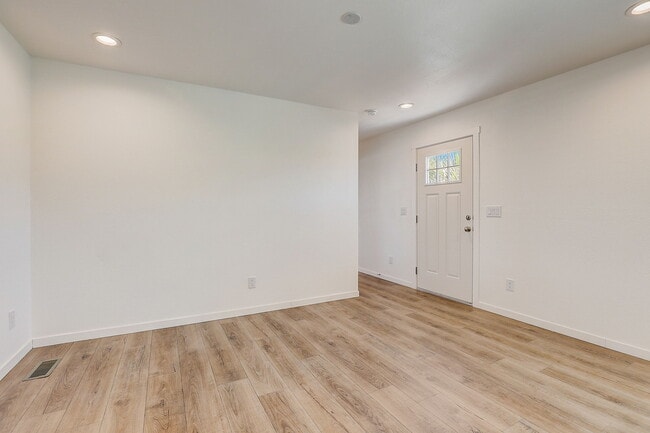 Photo - 2627 S Lamb Blvd