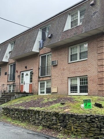 Building Photo - 82 Boylston Ln Unit 16 Rental