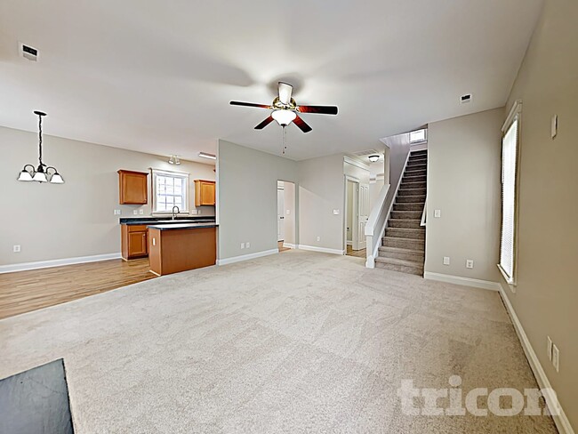 Photo - 6723 Dunton St