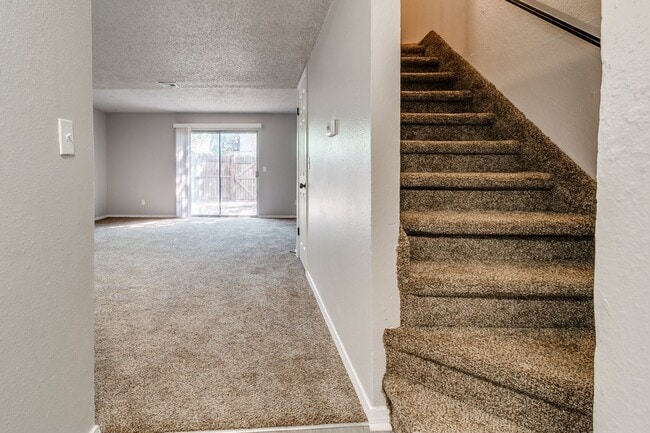 Photo - Newly Renovated 2bed 2 bath !Townhome