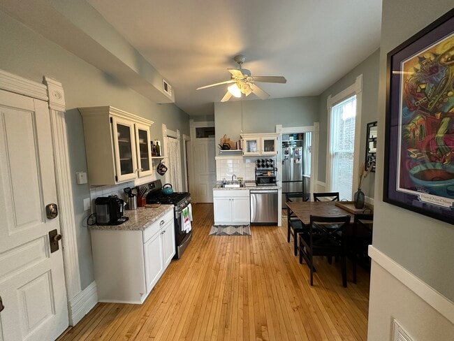 Photo - 2234 W Erie St Unit Ukrainian Village Apt