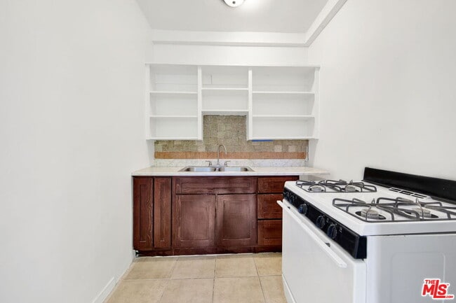 Photo - 225 E Garfield Ave Unit 205