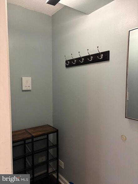 Photo - 206 N George Mason Dr Unit 1