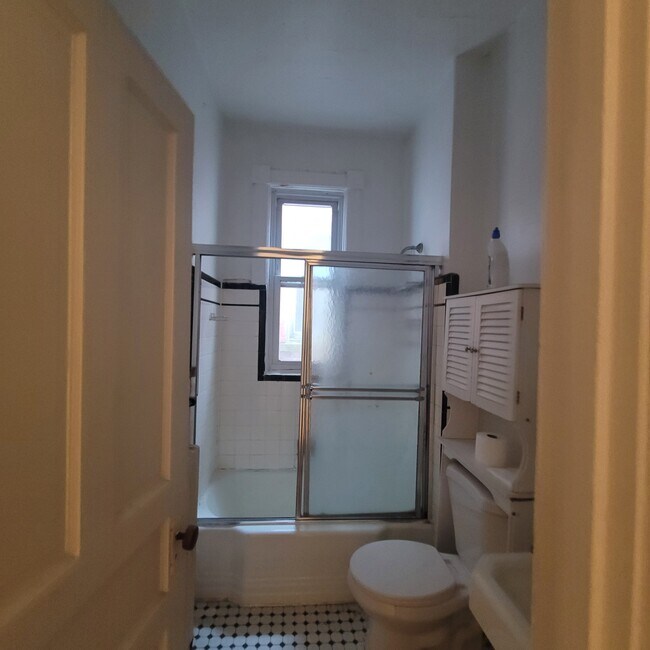 Photo - 3142 O St NW