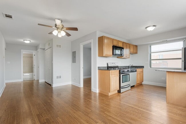 Photo - 7626 N Marshfield Ave