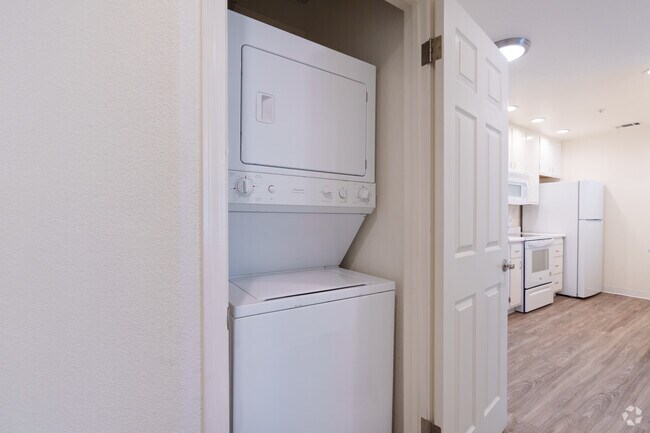 2BR, 1BA - 724SF - Model C - Laundry