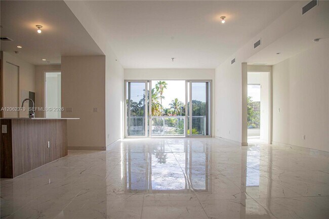 Photo - 529 SW 11th St Unit 202
