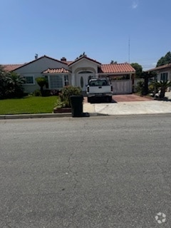 Building Photo - 10331 Newville Ave Rental