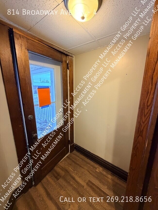Photo - 814 Broadway Ave NW Unidad 4