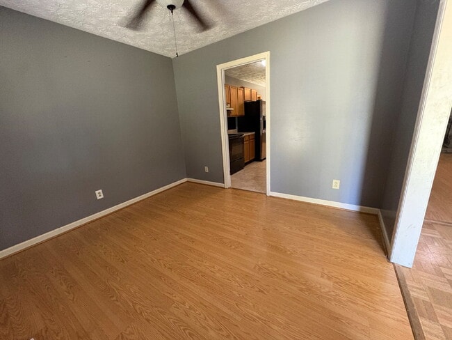 Photo - 204 Cobblestone Ct
