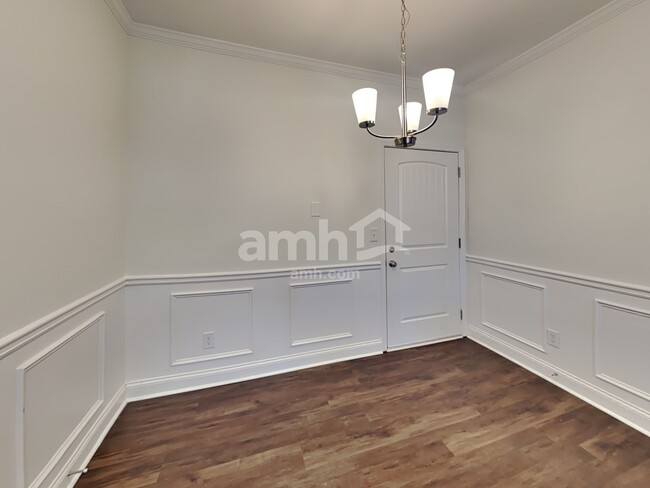 Photo - 216 Leland Ln