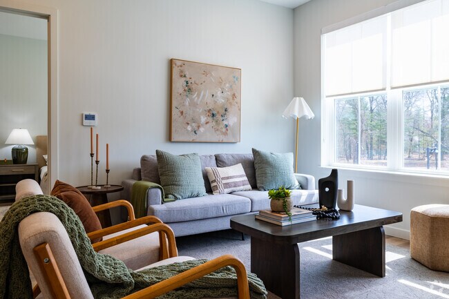 2BR, 2BA-1084SF - Fox Howe