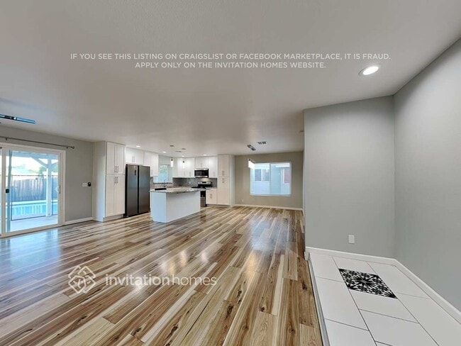 Photo - 304 W Alamo Dr