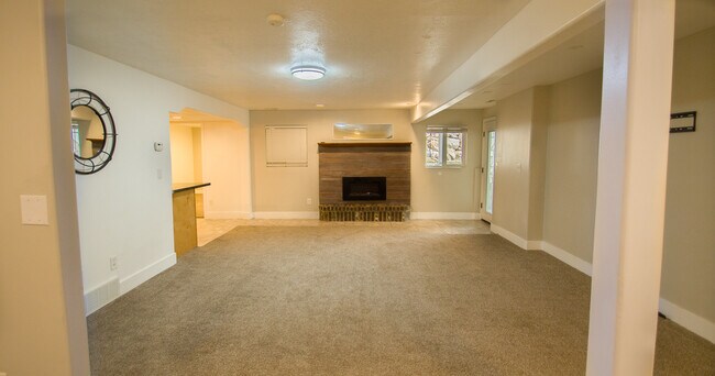 Photo - 1084 E 3400 N